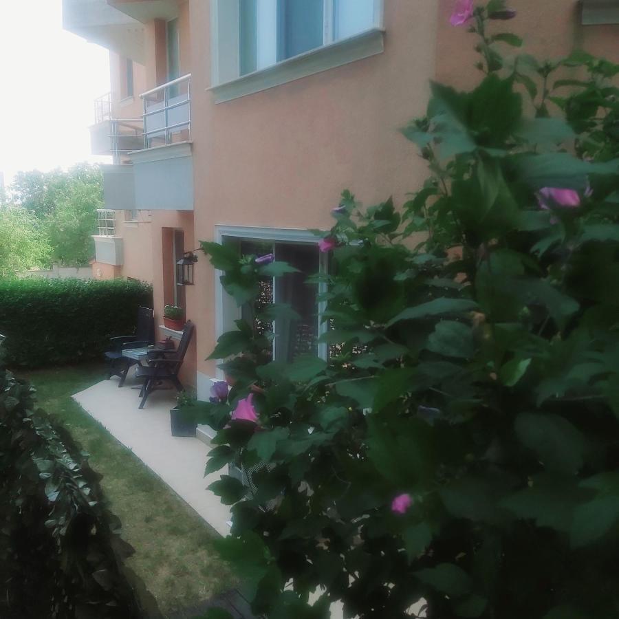 Saint Nicholas Varna Lovely 2 Bedroom Apartment With Sunny Garden Ngoại thất bức ảnh